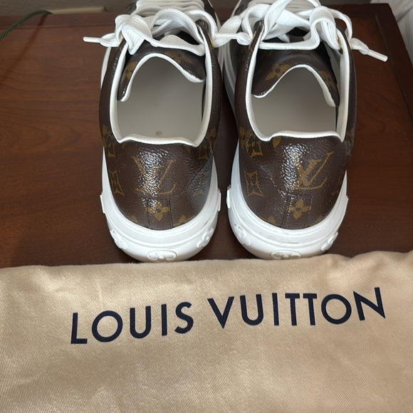 Genuine lv sneakers made in Italy size 36 - Picture 13 of 15